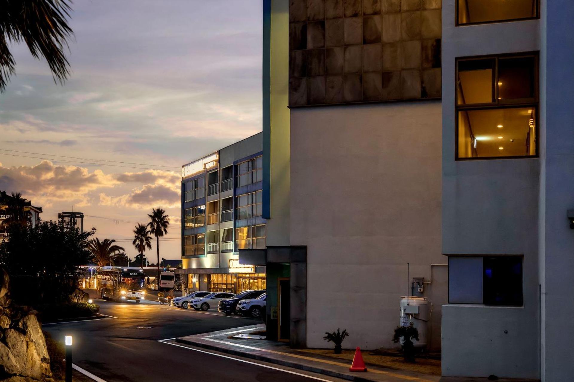 Shin Shin Hotel Jeju City Exterior photo