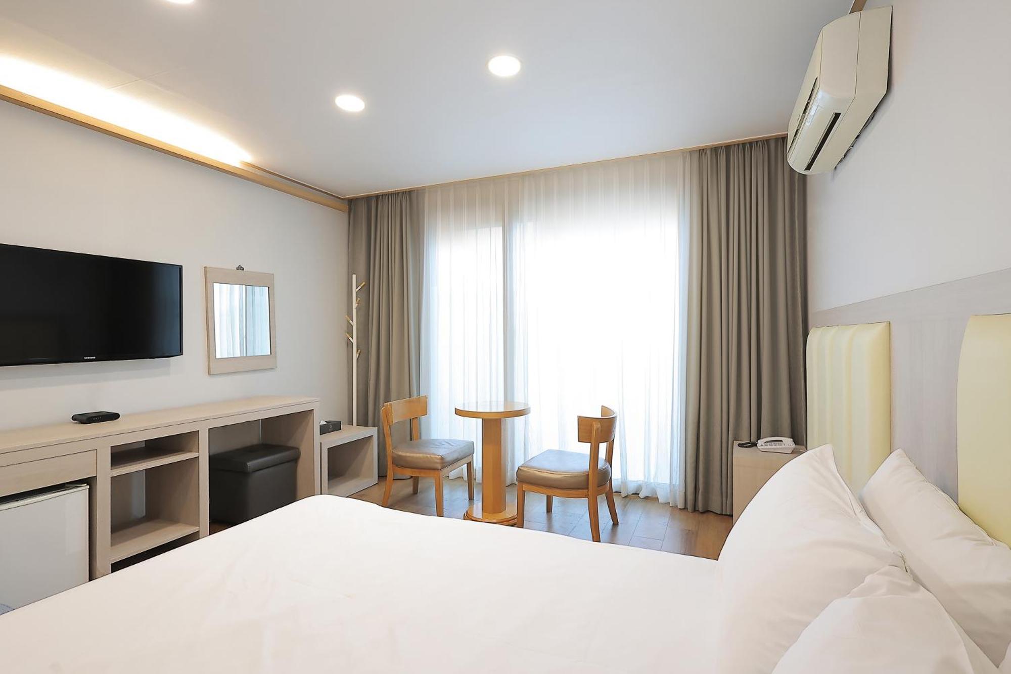 Shin Shin Hotel Jeju City Exterior photo